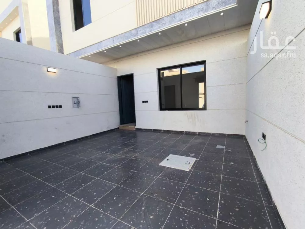 فيلا 5 غرف في عكاظ 1