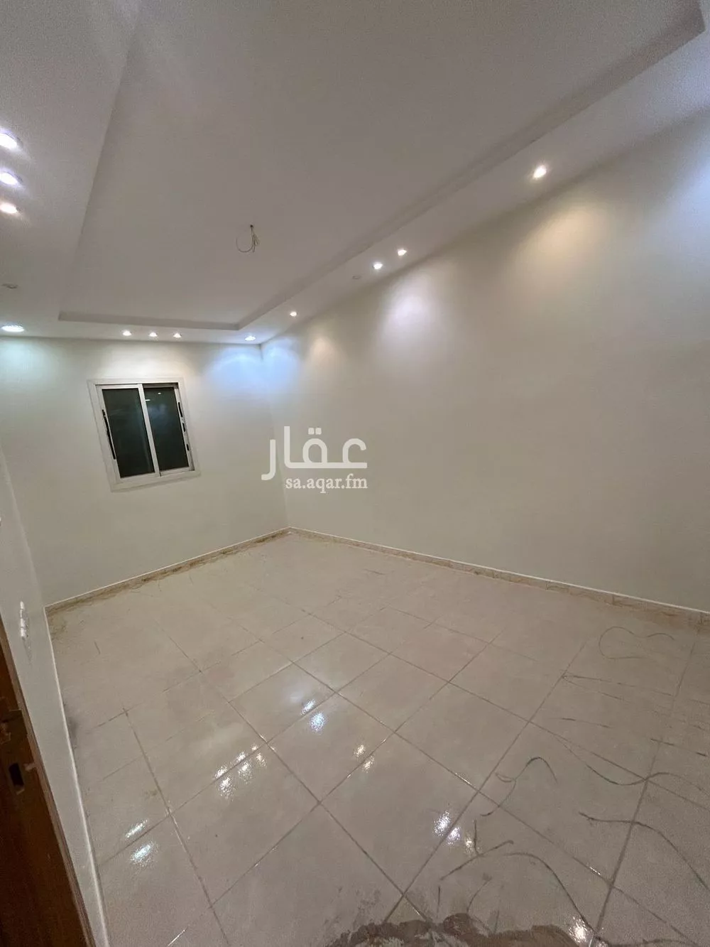 شقة 3 غرف في الرمال 4