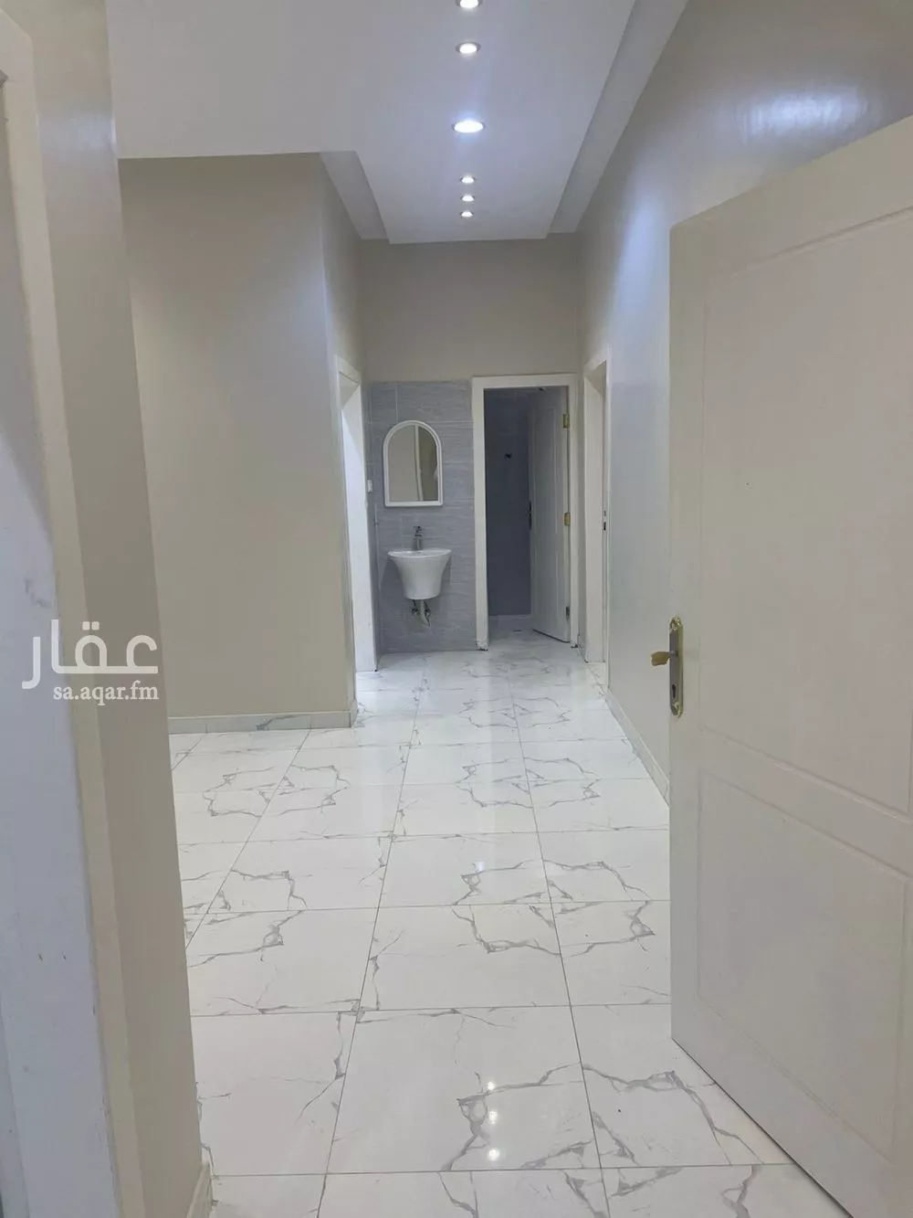 شقة 4 غرف في الرمال 5