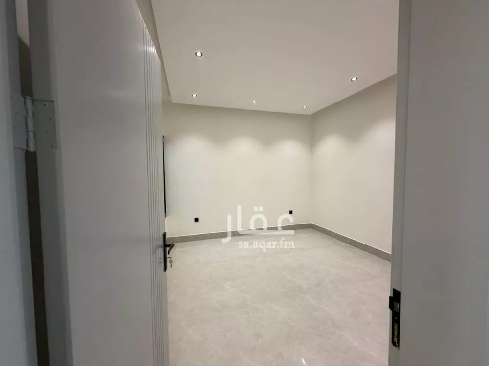 4 bedroom apartment in Al Janadriyah 3