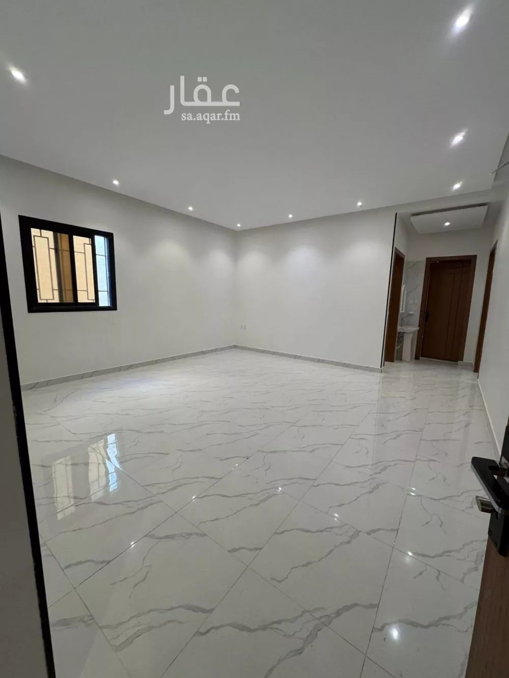 شقة 3 غرف في الرمال 5