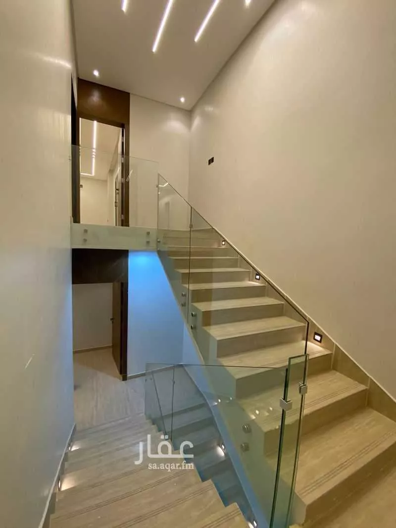 8 bedroom floor in Tuwaiq 1
