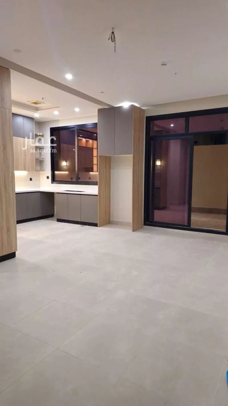 5 bedroom apartment in Al Rimal 4