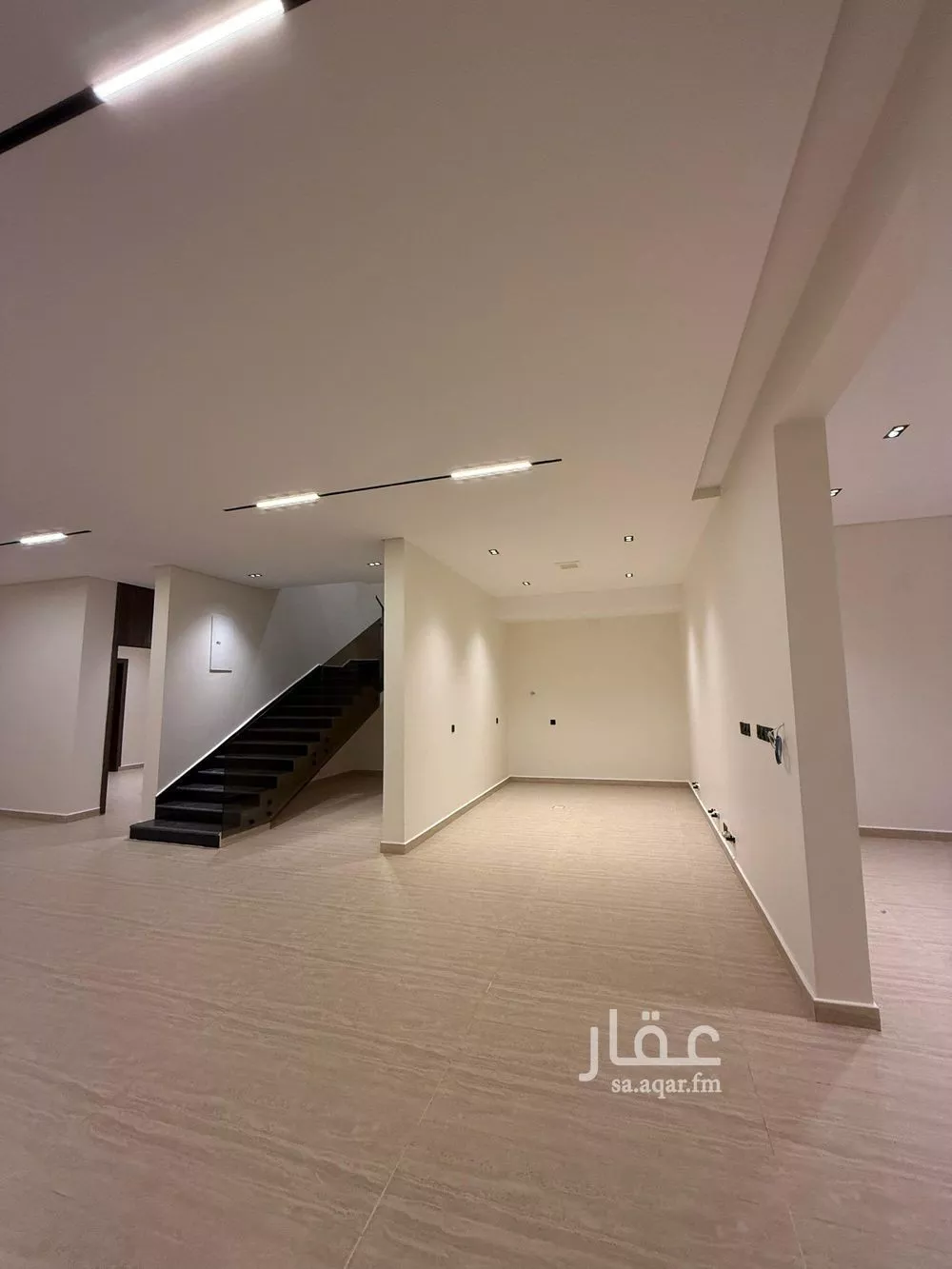 4 bedroom villa in As Suwaidi Al Gharabi, Riyadh 8