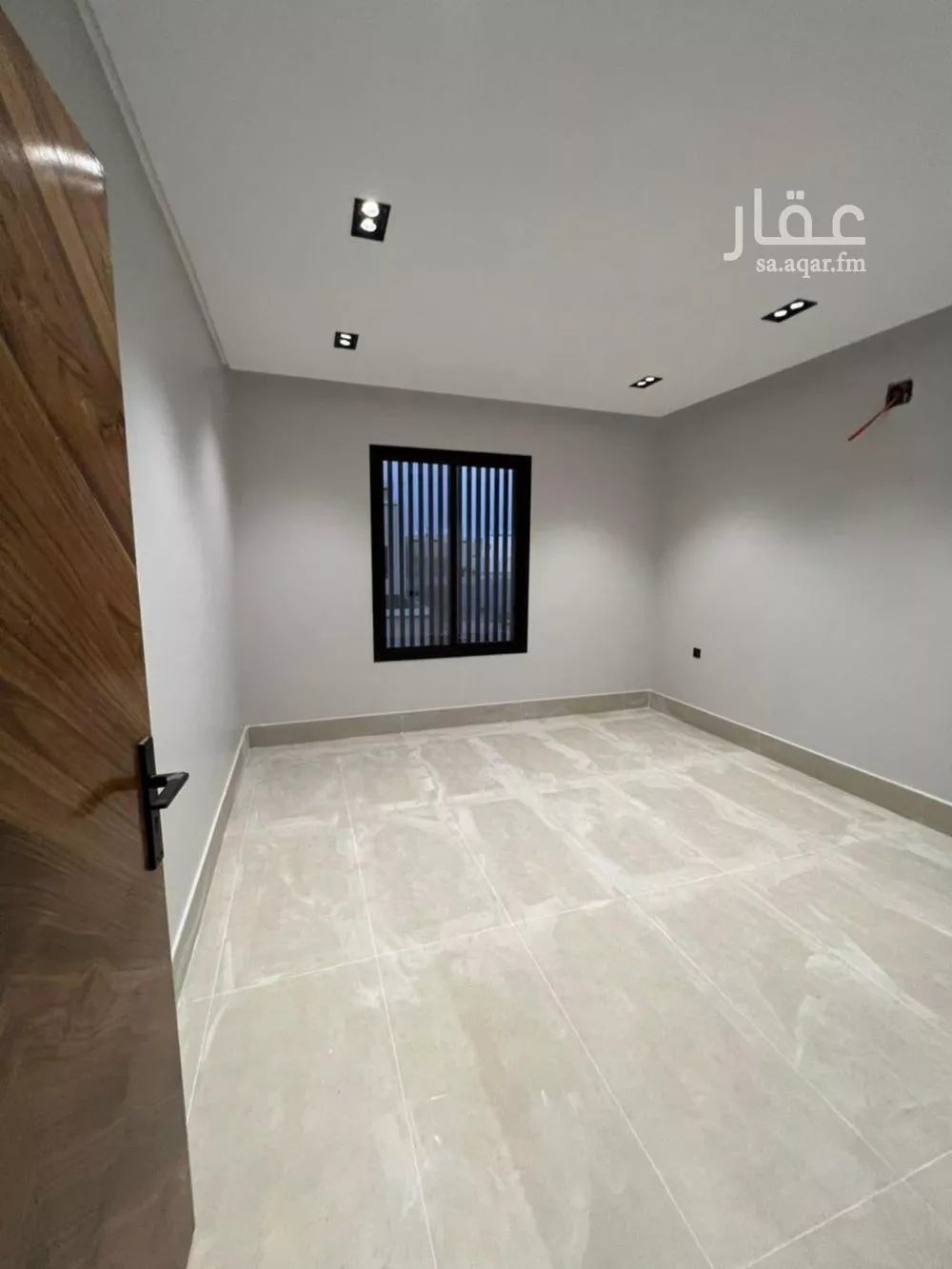 فيلا 5 غرف في عكاظ 5