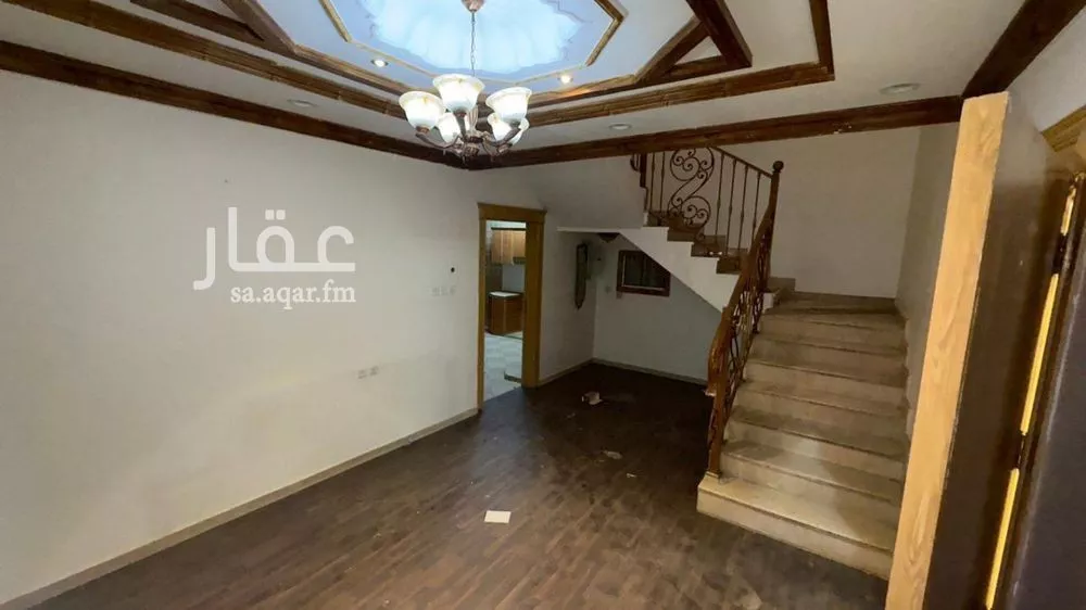 فيلا 9 غرف في العريجاء الغربية 5