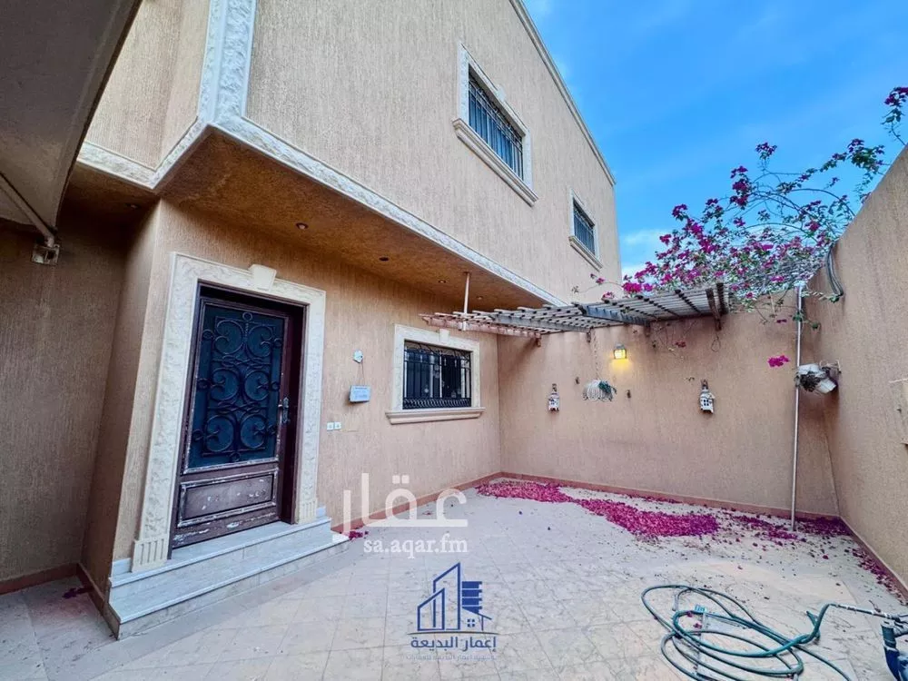 9 bedroom villa in Dhahrat Al Badiah, Riyadh 4
