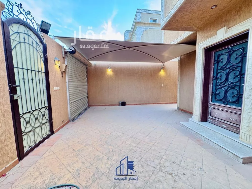 9 bedroom villa in Dhahrat Al Badiah, Riyadh 11