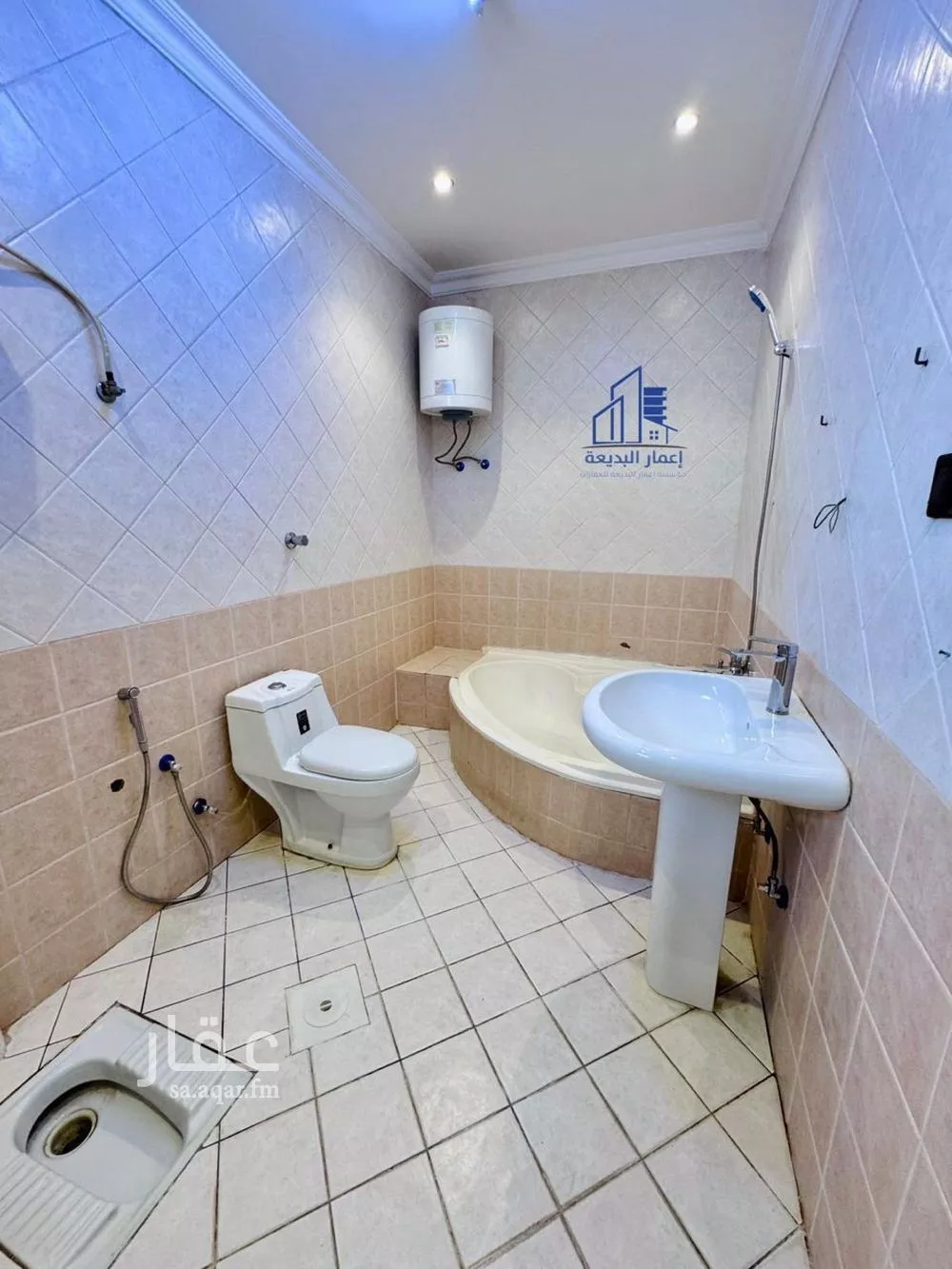 9 bedroom villa in Dhahrat Al Badiah, Riyadh 19