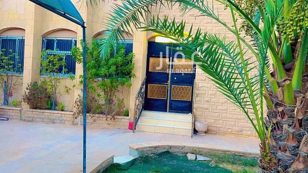 فيلا 5 غرف في العزيزية 2