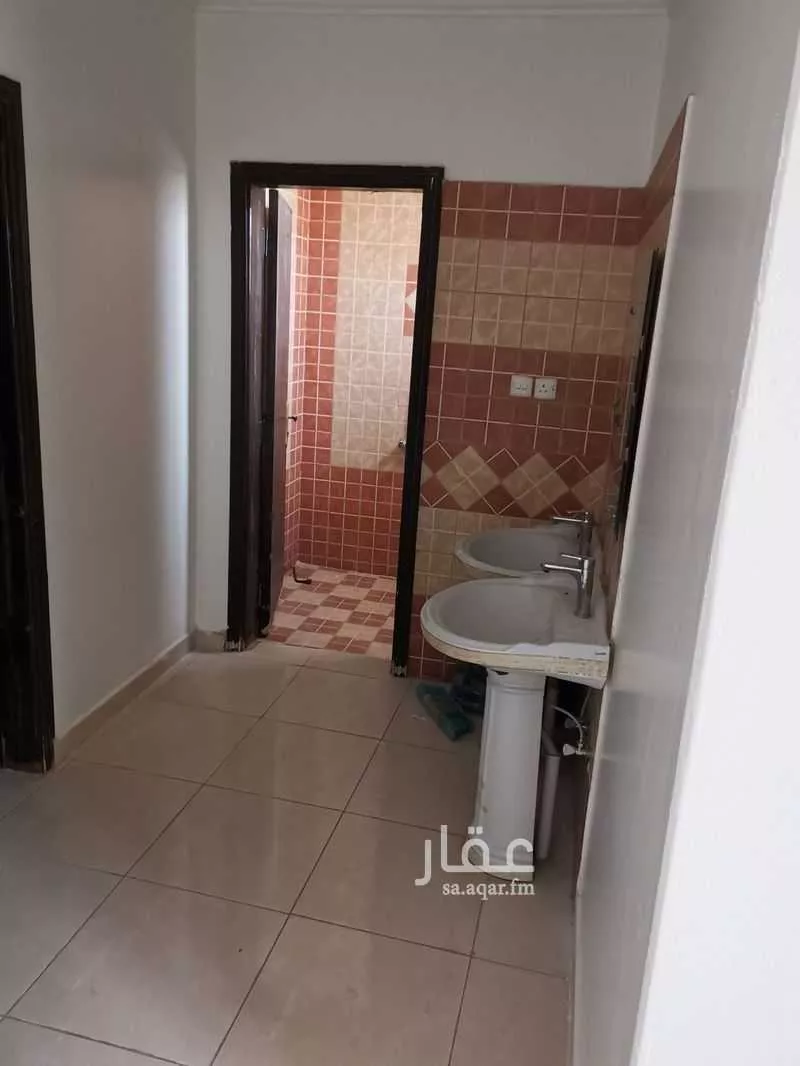 5 bedroom floor in Ad Dar Al Baida 2