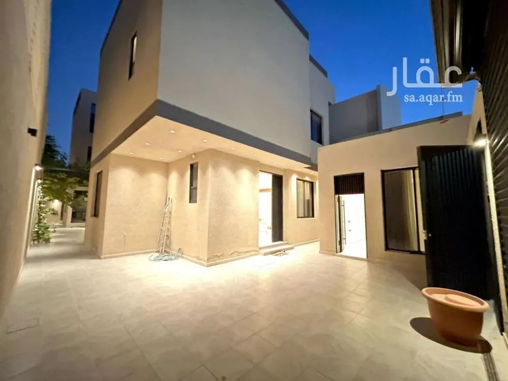 فيلا 5 غرف في النرجس 4