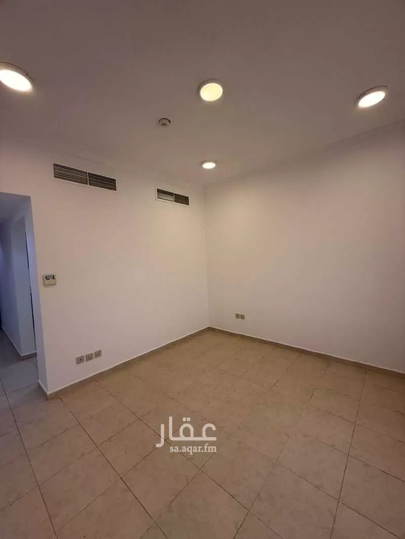 636 sqm building in Hajar 2