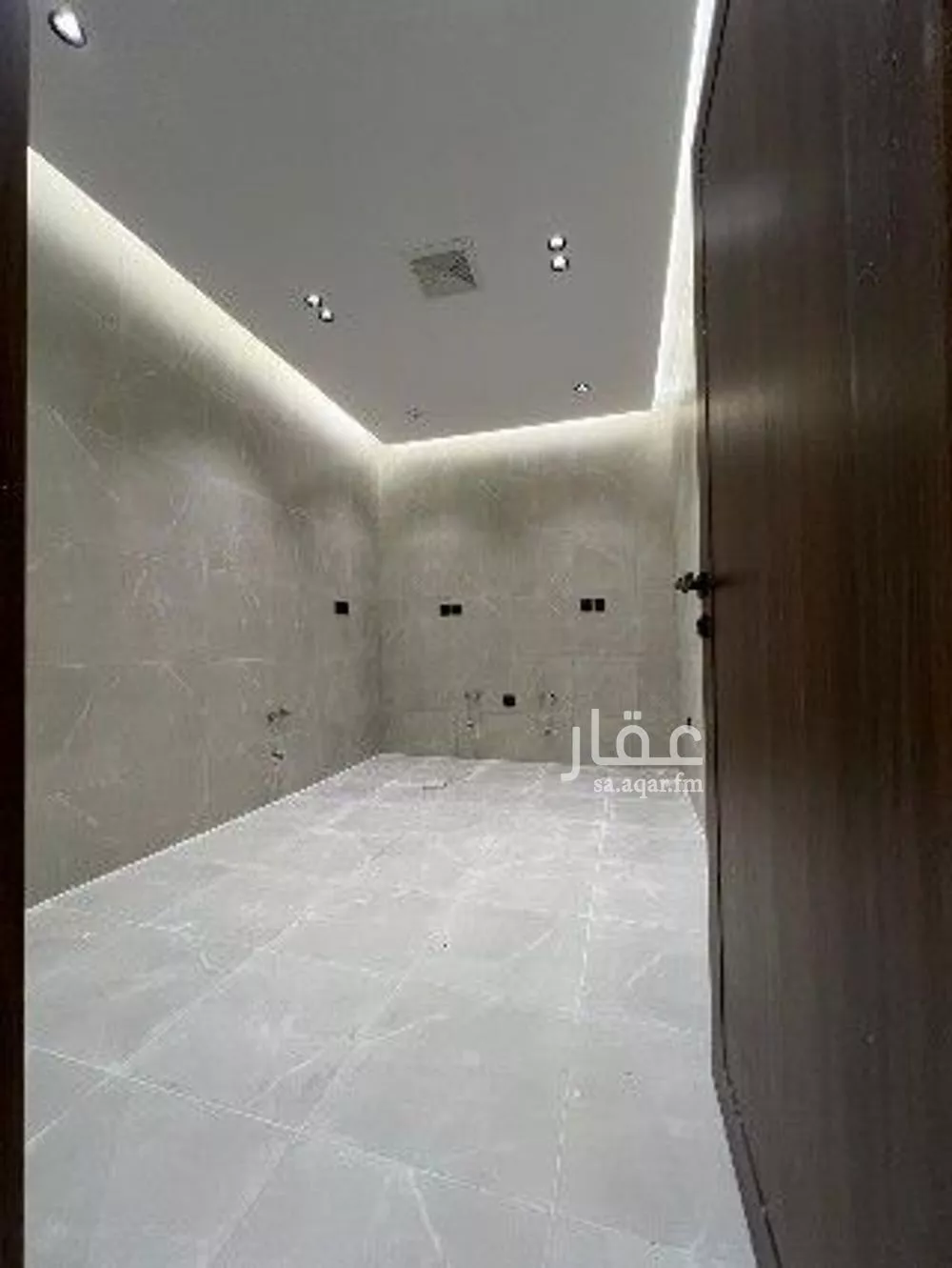 شقة 4 غرف في الروضة 3