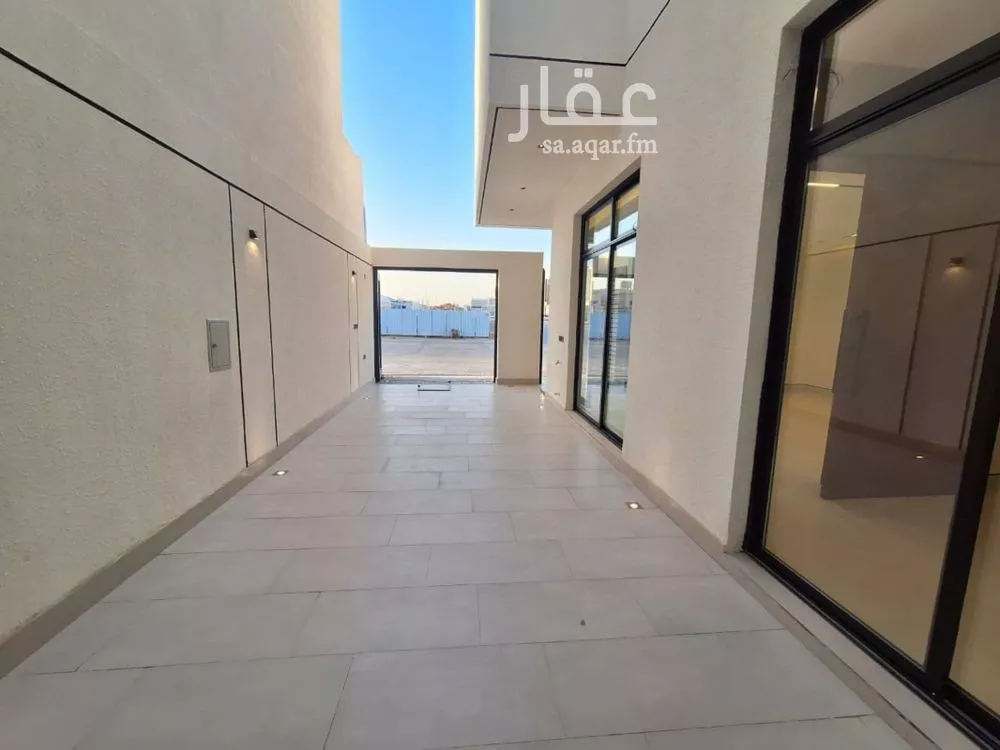 6 bedroom villa in Al Mahdiyyah 2