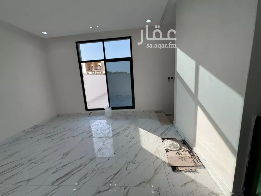 فيلا 6 غرف في العريجاء الغربية 3