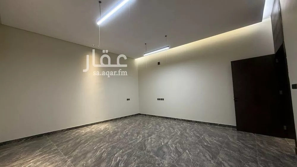 فيلا 5 غرف في عكاظ 5