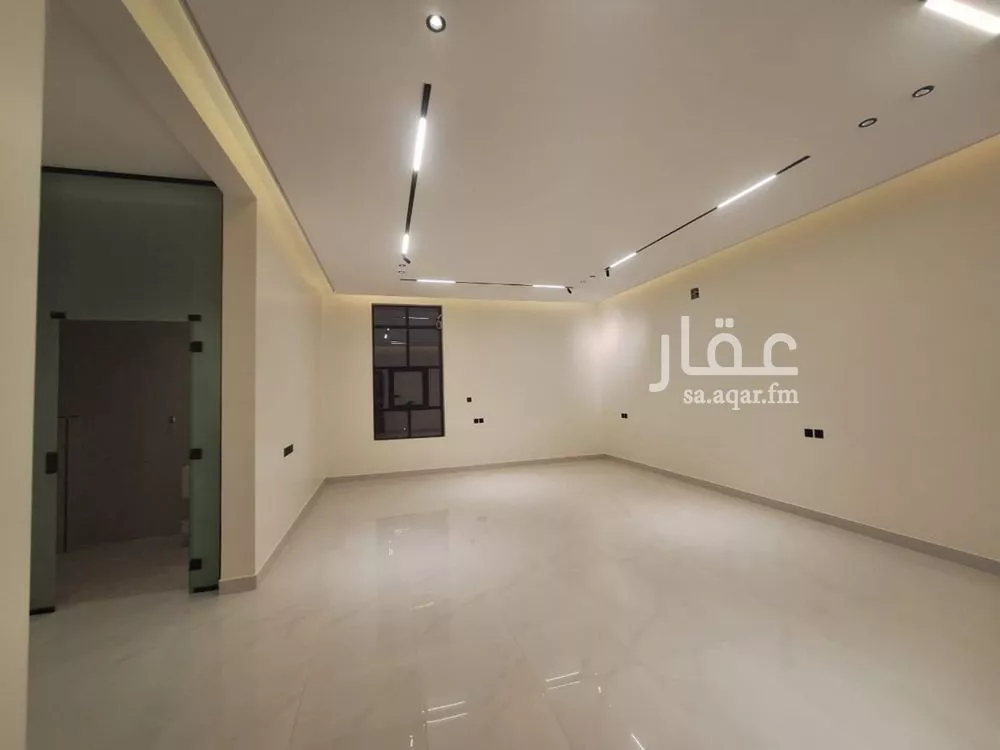 5 bedroom villa in Al Mahdiyyah 3