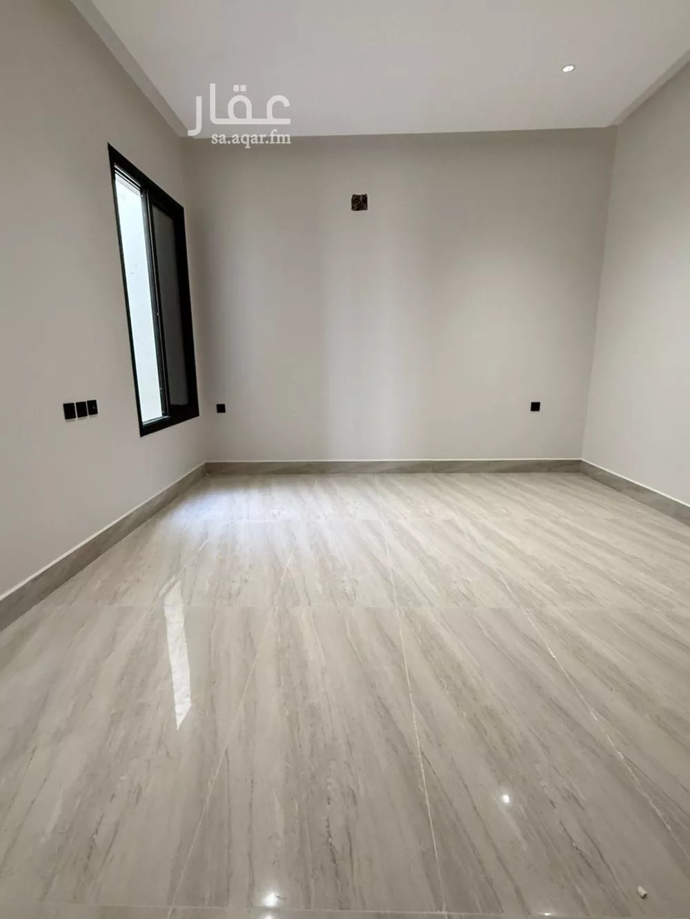 فيلا 5 غرف في عكاظ 5