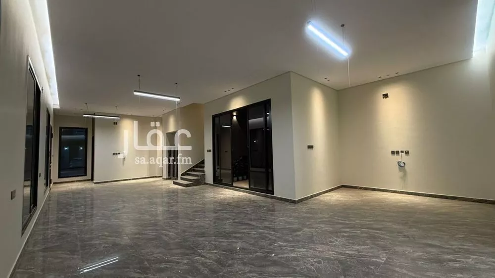 فيلا 5 غرف في عكاظ 3