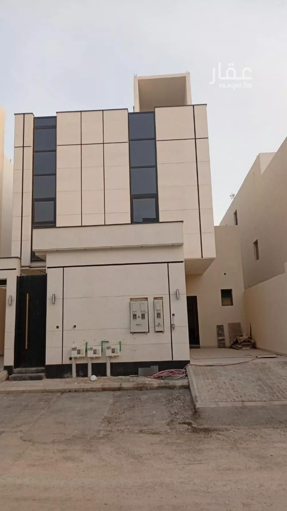3 bedroom floor in Al Janadriyah 5