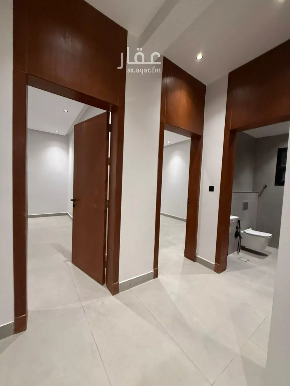 5 bedroom floor in Al Janadriyah 3
