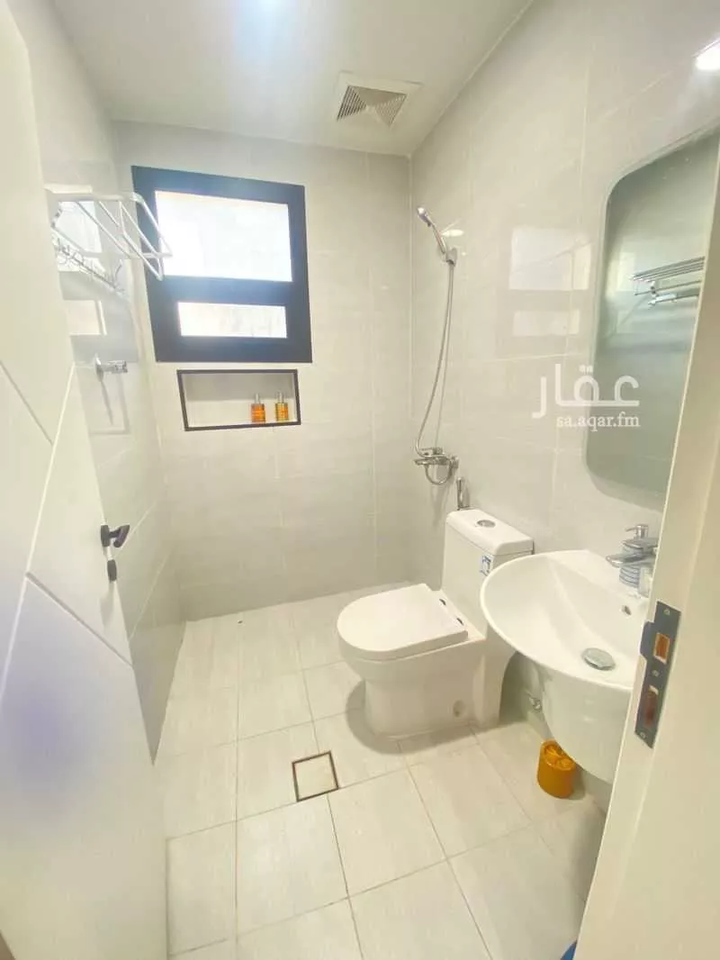 شقة 1 غرف في الحمرا 5