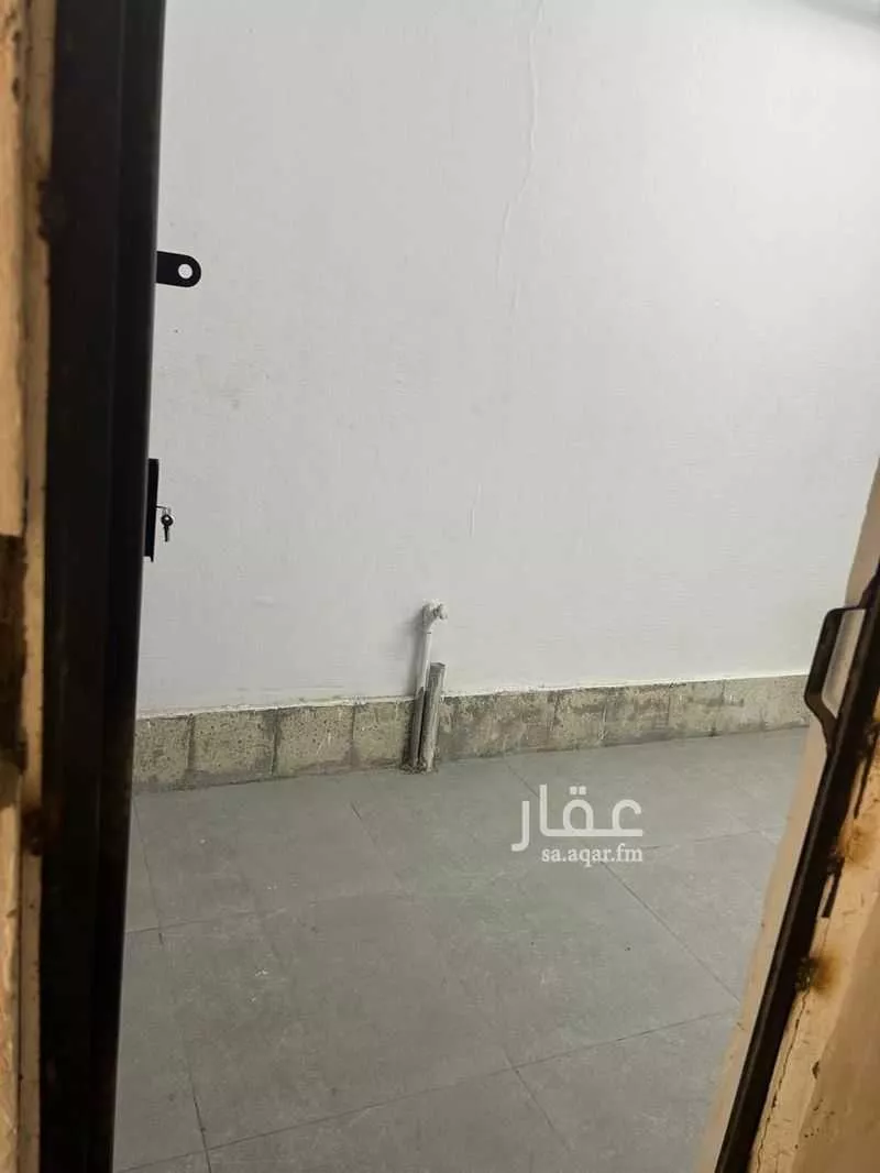 517 sqm warehouse in Al Nazlah Al Sharqiyah 2