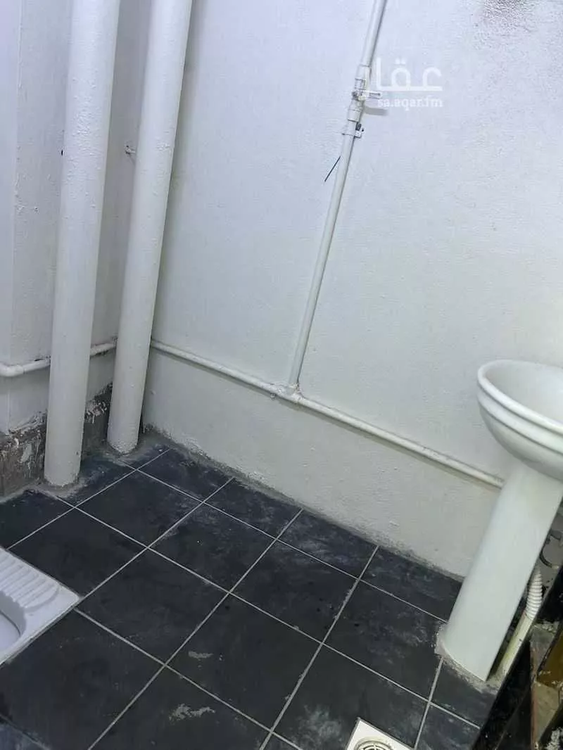 517 sqm warehouse in Al Nazlah Al Sharqiyah 3