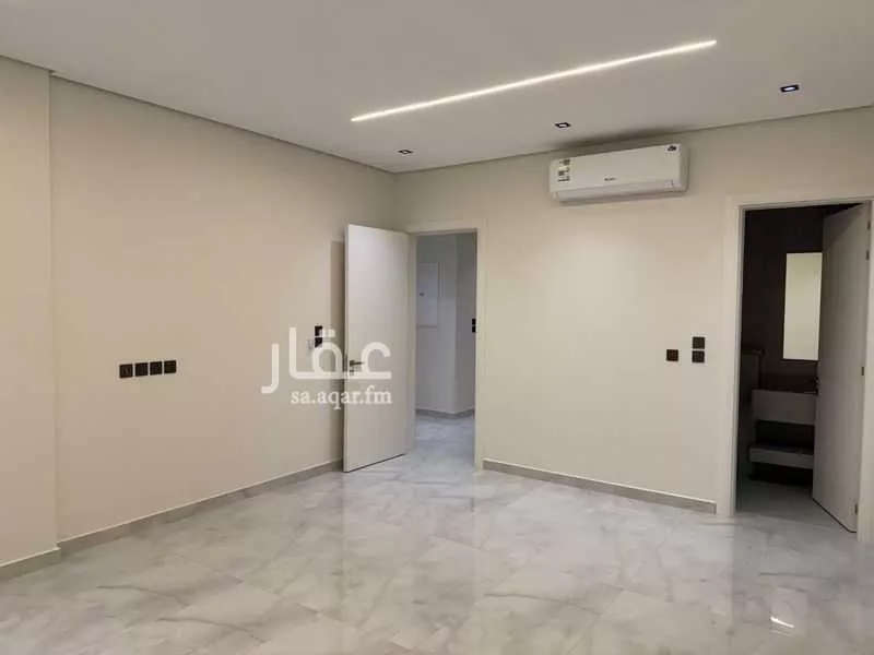 فيلا 8 غرف في الصدفة 3