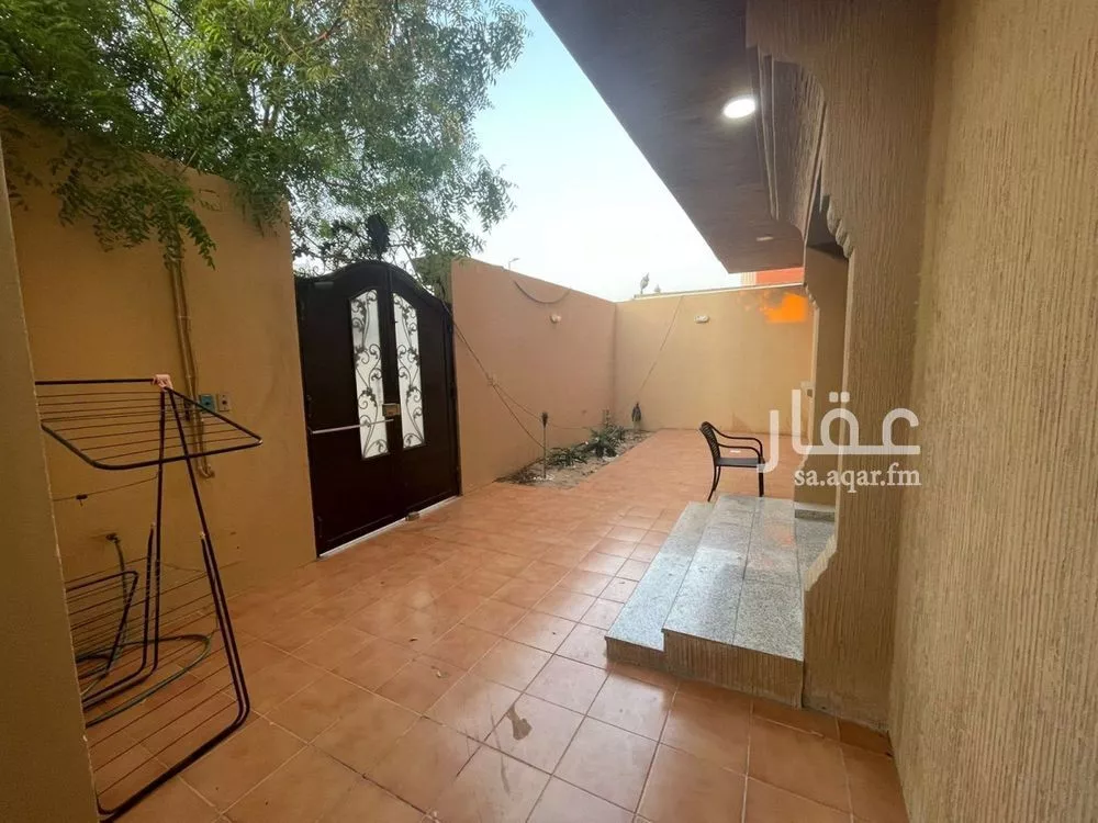 عمارة 500 م² في الجامعيين 4