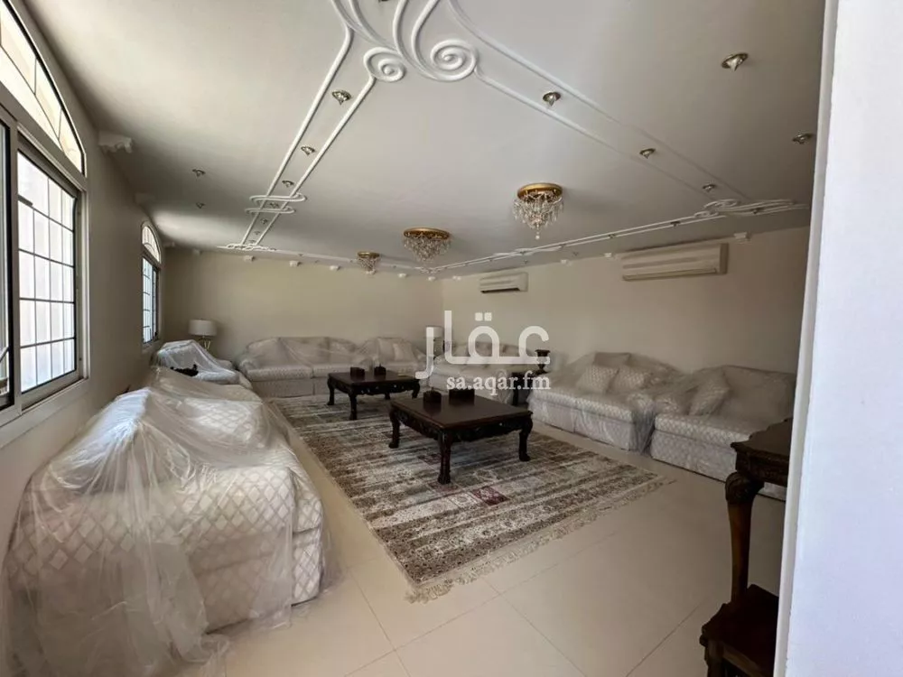 8 bedroom villa in Al Nuzhah, Eastern Province 6