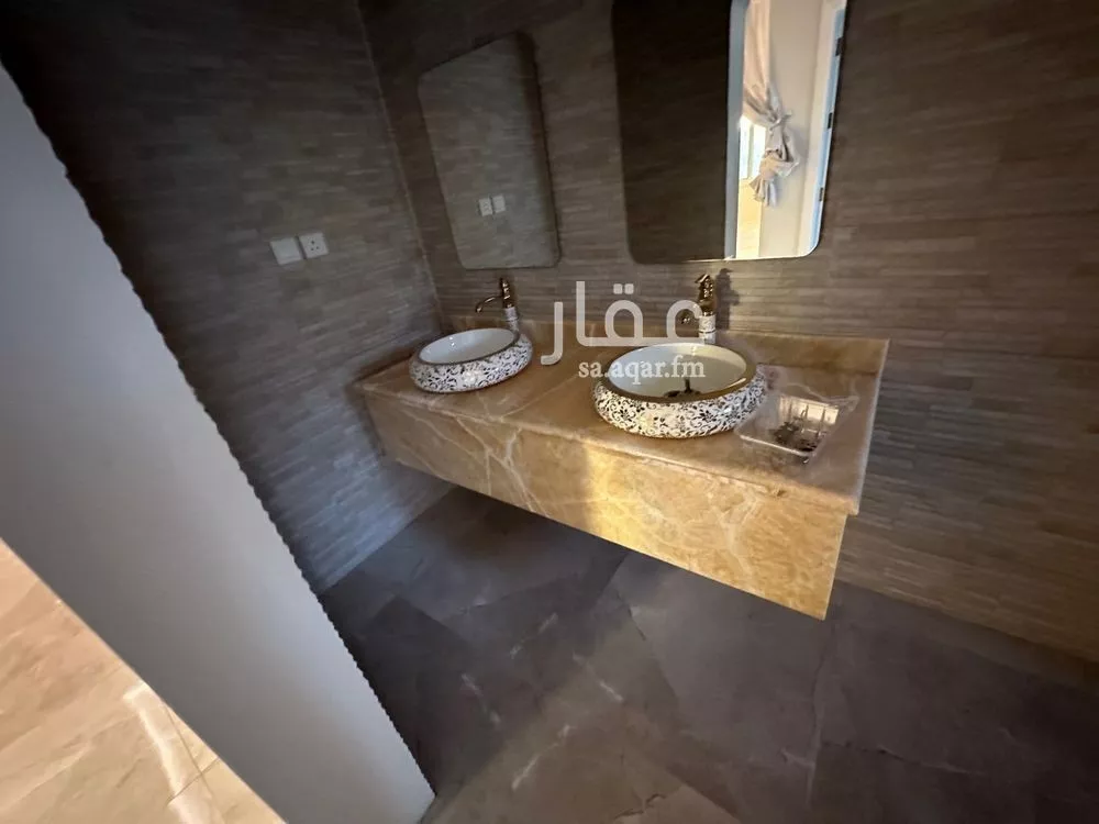 6 bedroom villa in Al Jamiyin 5