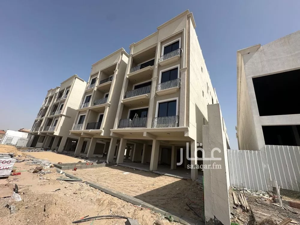 6 bedroom apartment in Al Rawdah 4