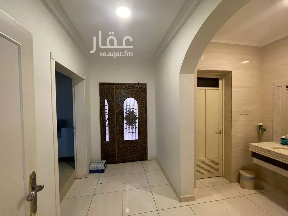 عقار 12 غرف في الجامعيين، الدمام 9