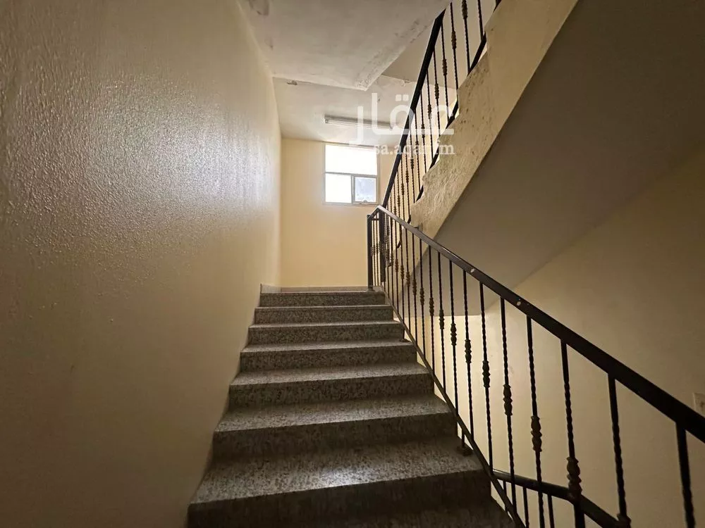 1033 sqm building in Al Fardus 5