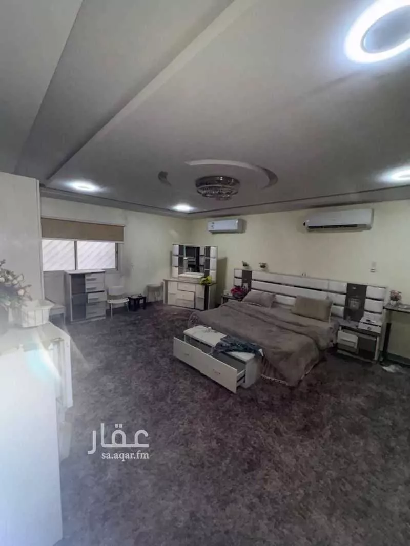 فيلا 7 غرف في جرير 2