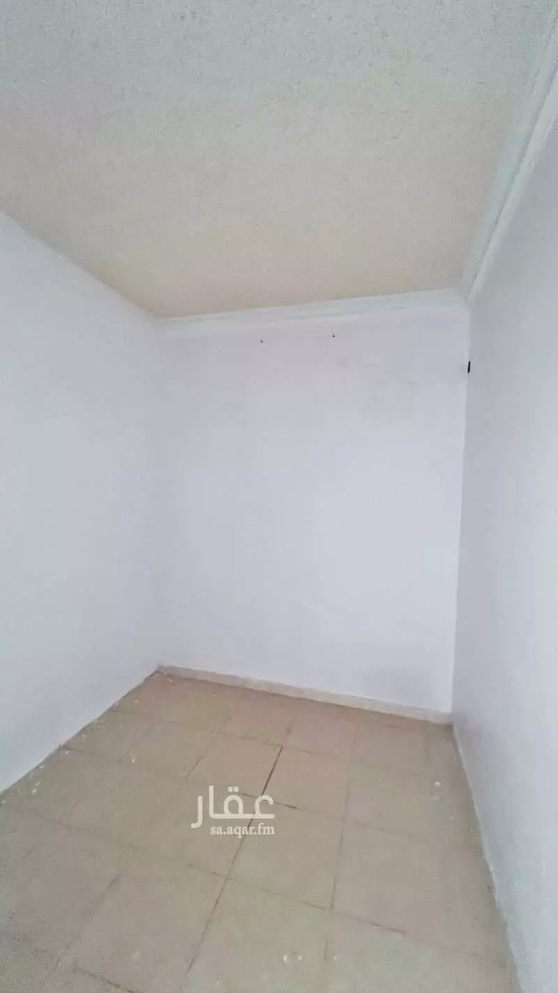 مكتب 756 م² في ظهرة نمار 4