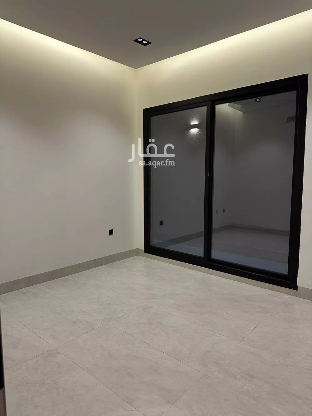 دور 4 غرف في العارض 4