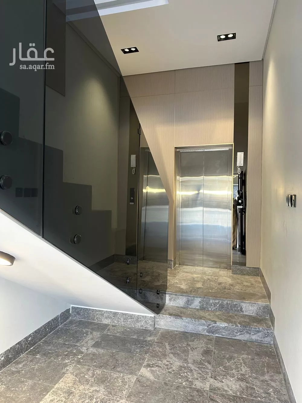 4 bedroom floor in Al Aridh 2