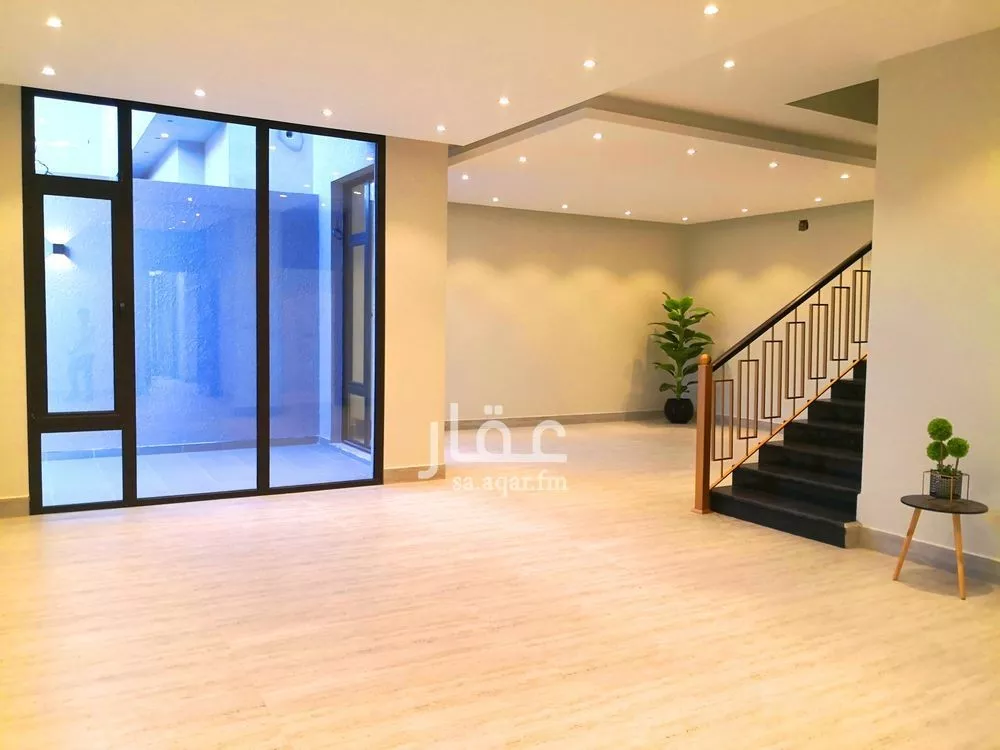 5 bedroom villa in Al Aridh 5