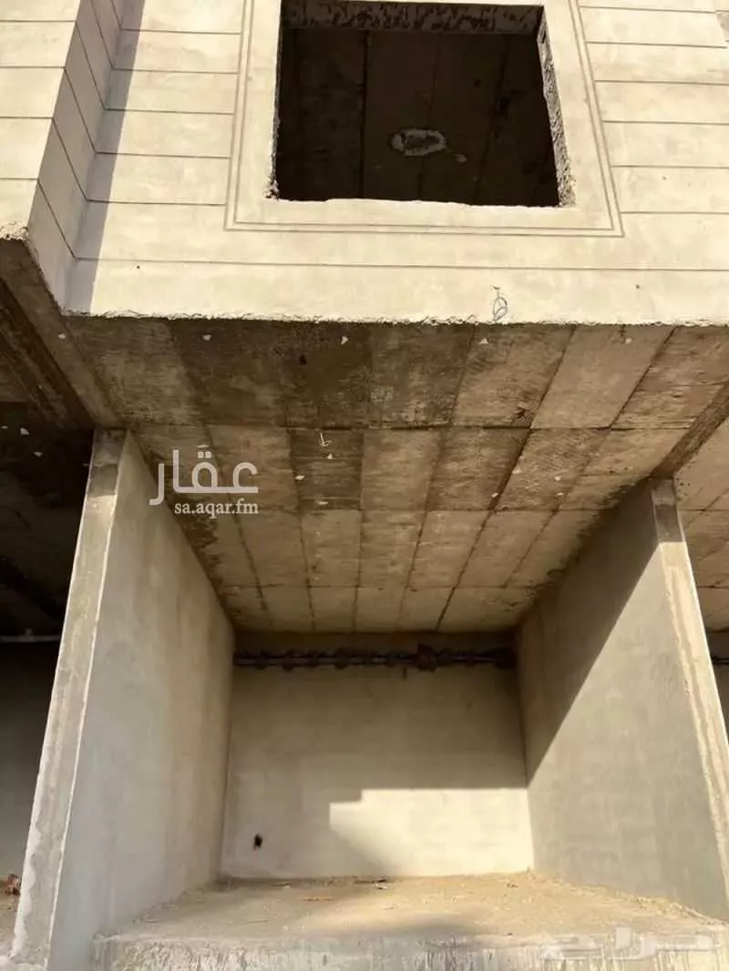 عمارة 611 م² في الملك فهد 5