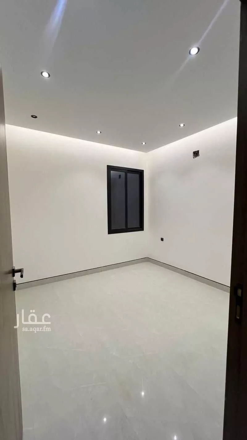 5 bedroom floor in Al Janadriyah 4