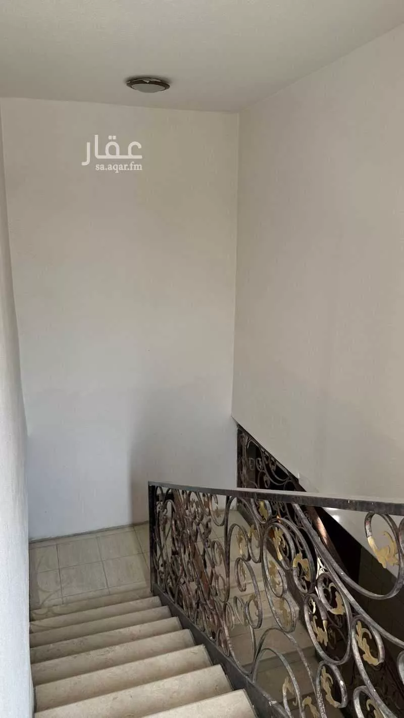 300000 sqm building in Al Olaya 5