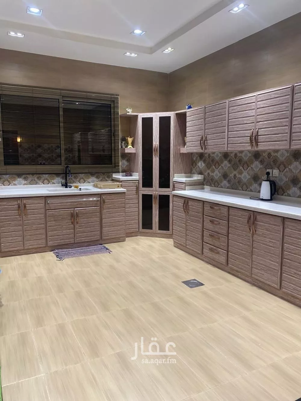 فيلا 8 غرف في النرجس 4