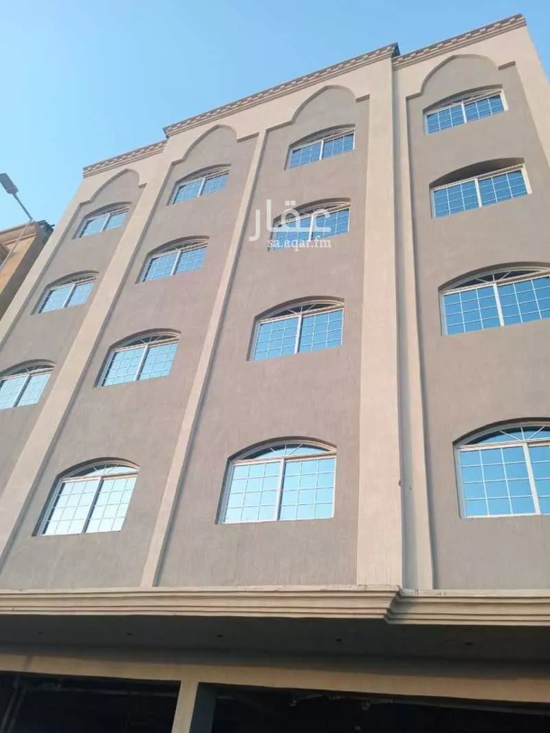 عمارة 325 م² في الثقبة 3