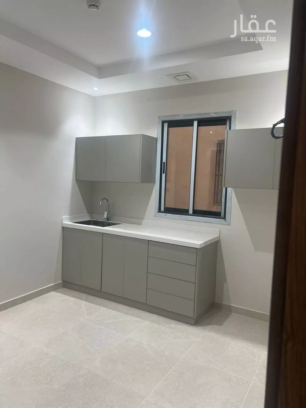 عمارة 1743 م² في الفيصلية 4