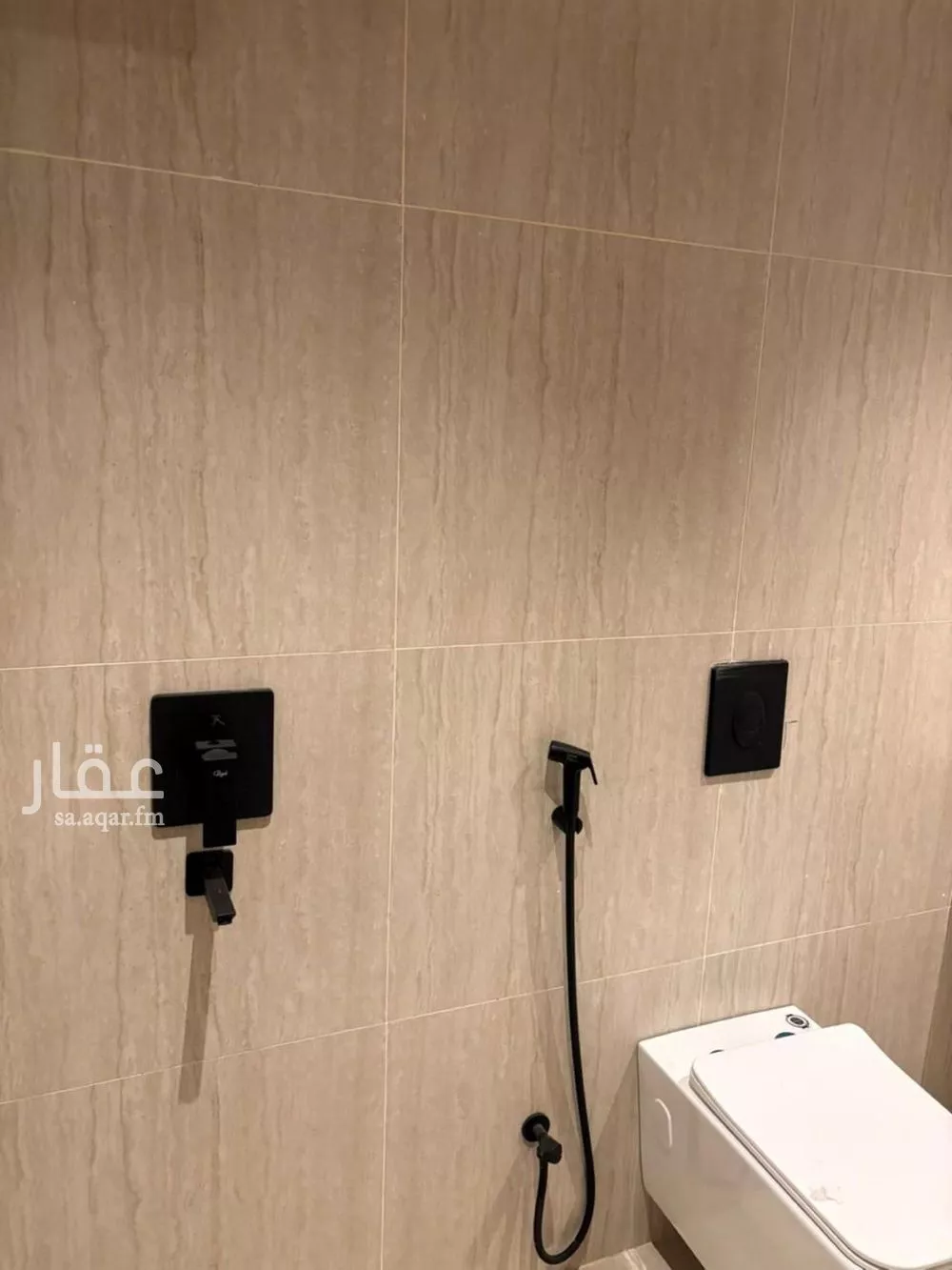 شقة 3 غرف في الرمال 4