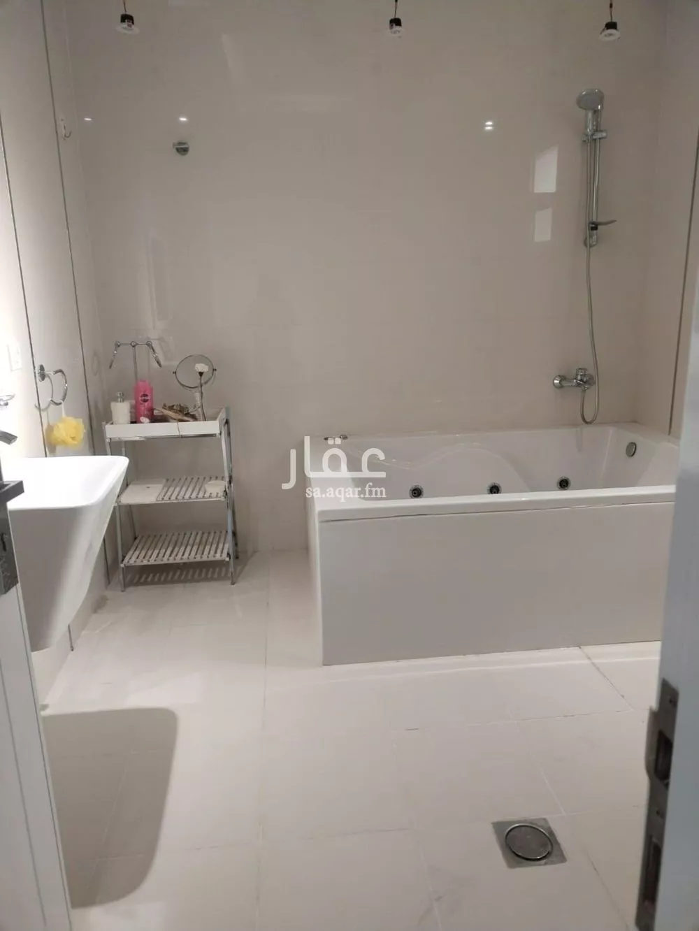 10 bedroom villa in Al Aridh 2