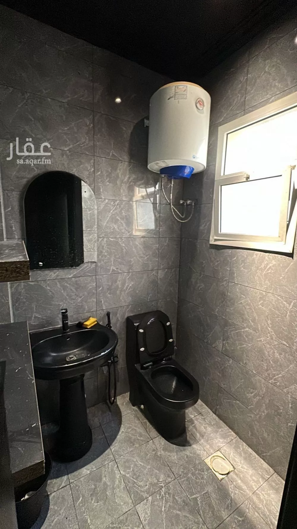 مكتب 1560 م² في الياسمين 3